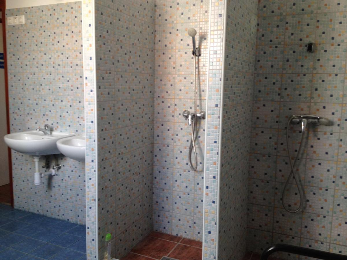 Goencoelhaz Hostel Vác Екстериор снимка