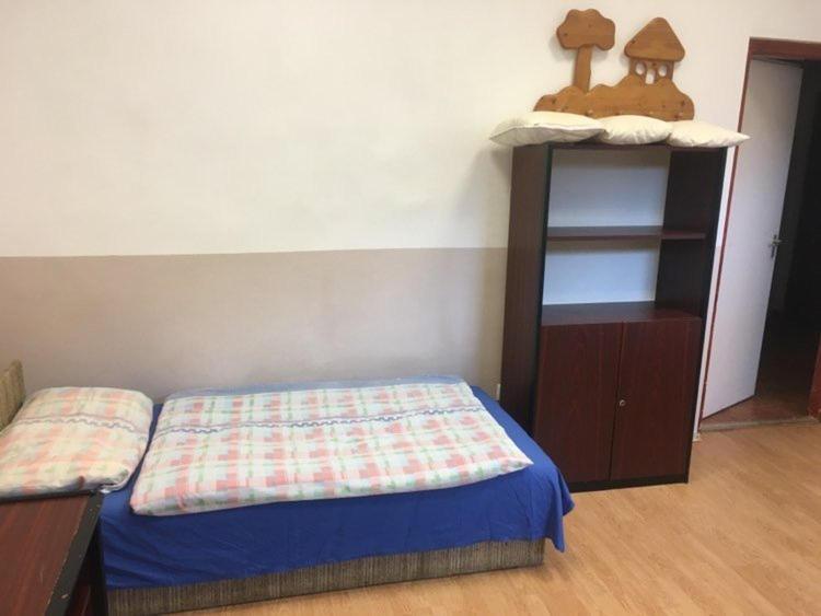 Goencoelhaz Hostel Vác Екстериор снимка